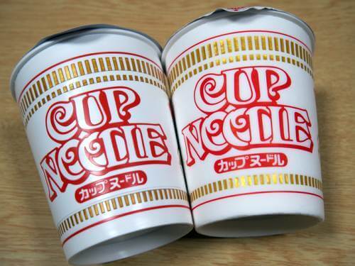 ロゴ部分の本物とプラモデルの比較