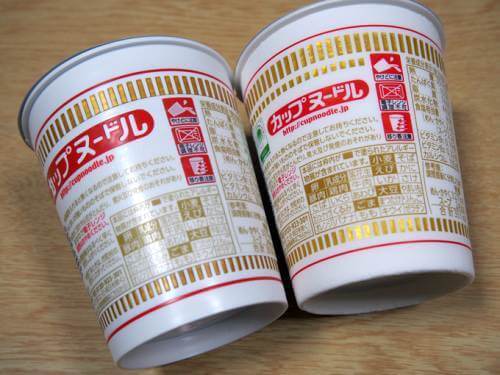 蓋を開けたときの本物とプラモデルの比較